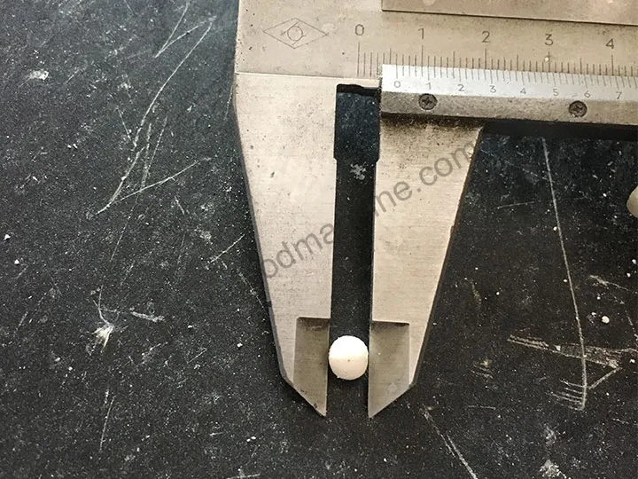 حبات التابيوكا الصغيرة بقطر 6 ملم