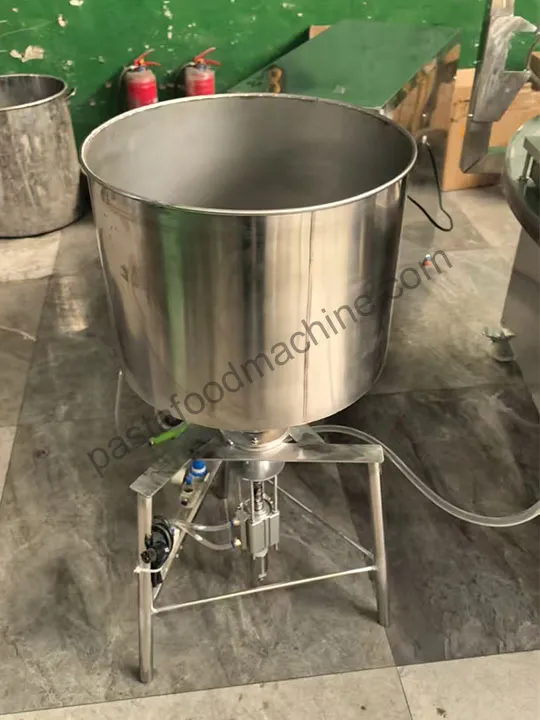 Grout storage and grouting buckets