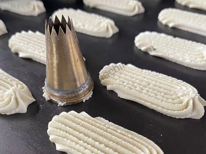 Piped Butter Cookies in Straight Shape