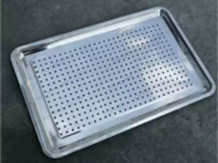 baking pan with holes