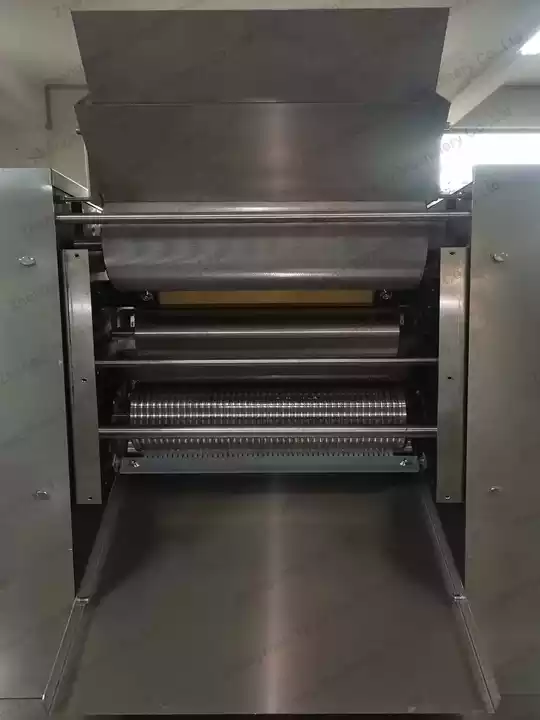 تفاصيل آلة كرات البوبا