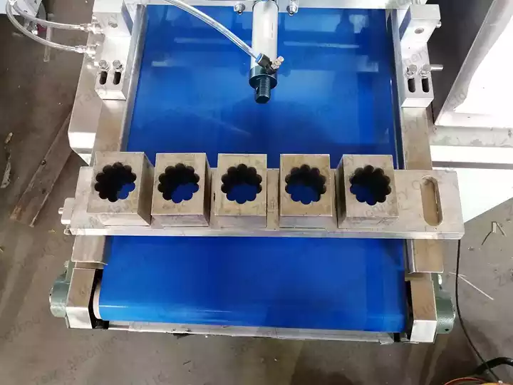 cutting modle of cookie making machine